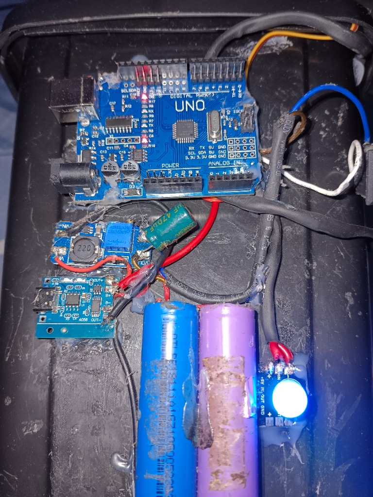 Smart Trash Bin Arduino UNO Sensor Ultrasonik 2x LED RGB Baterai Type-C